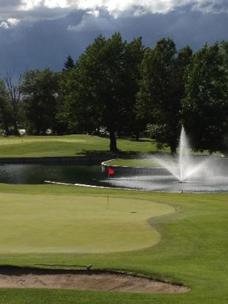 Book Online at Maple Ridge Course Calgary, Golf Course CHRONOGOLF