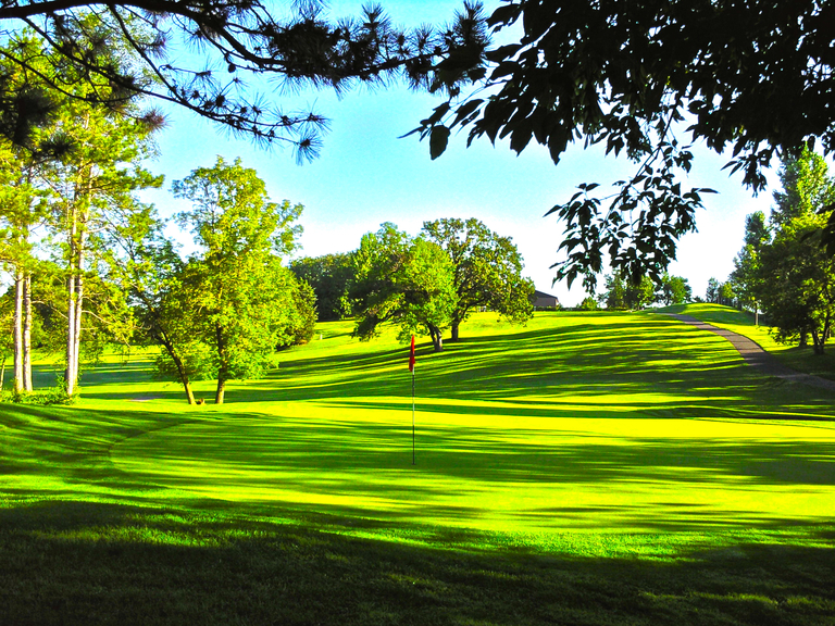 Book Online at Glen Lake Golf & Practice Center Golf