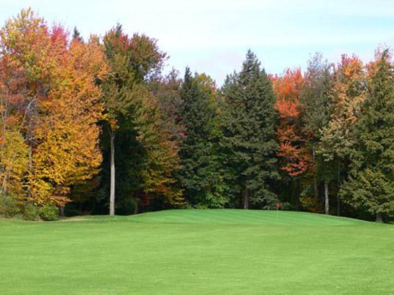 Book Online at Champlain Golf Course Gatineau, Golf Course CHRONOGOLF