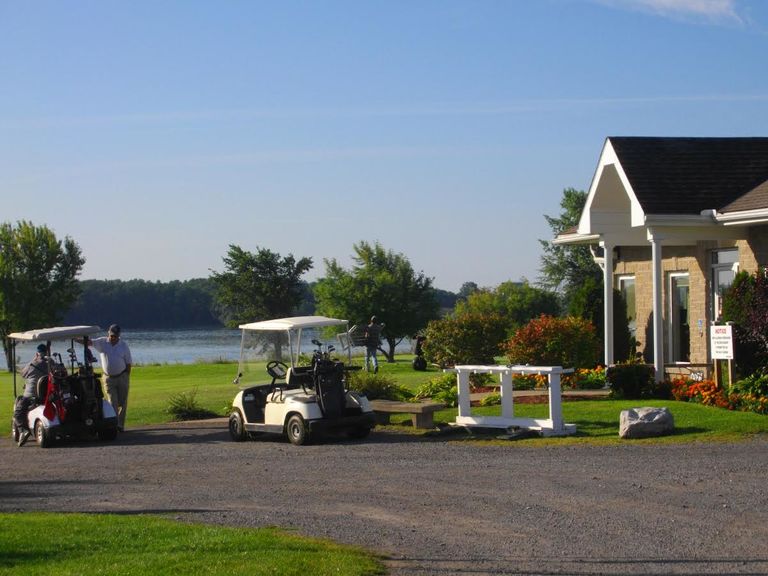 Book Online at Iroquois Golf Club Iroquois, Ontario Golf Course